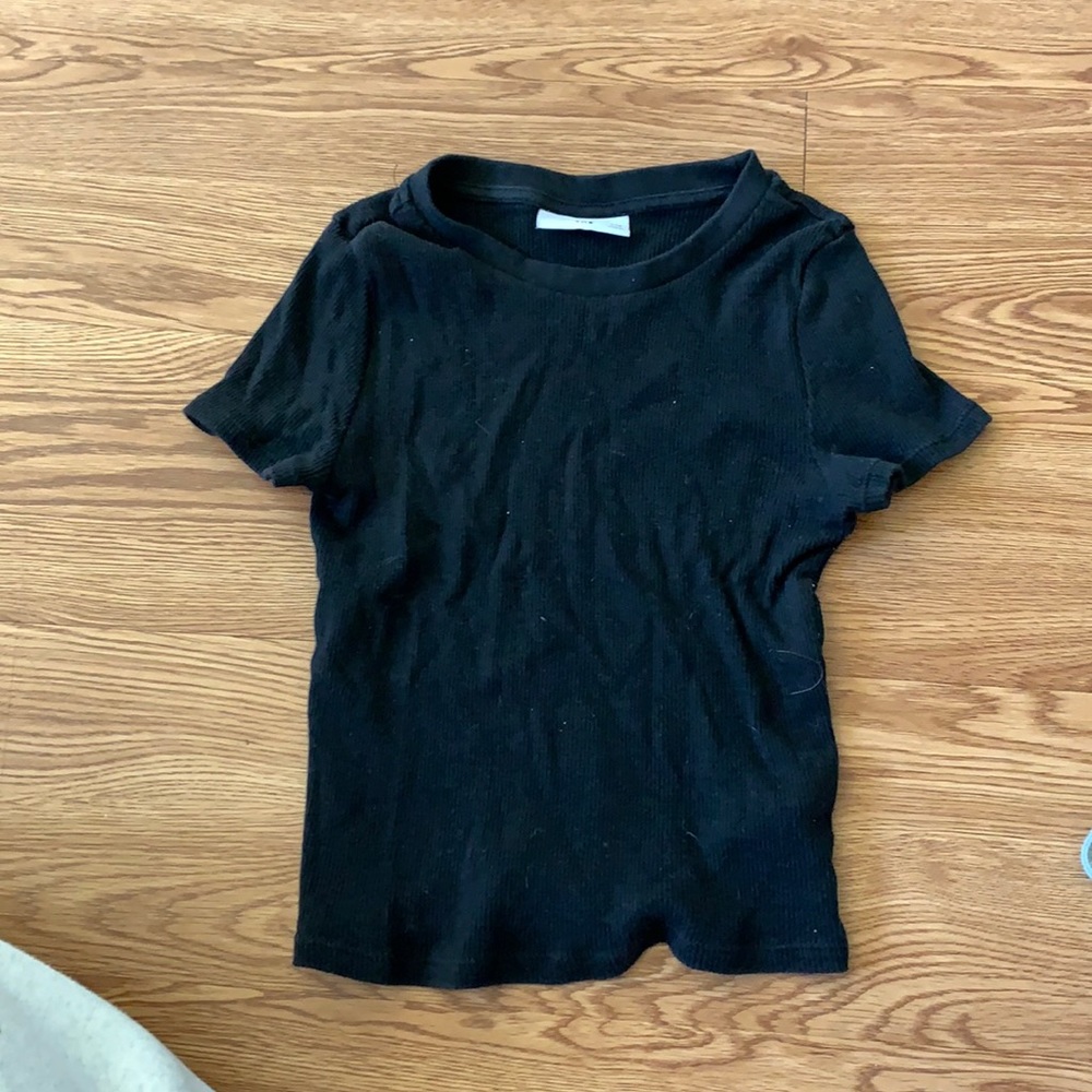 Aritzia TNA Cropped Black Top